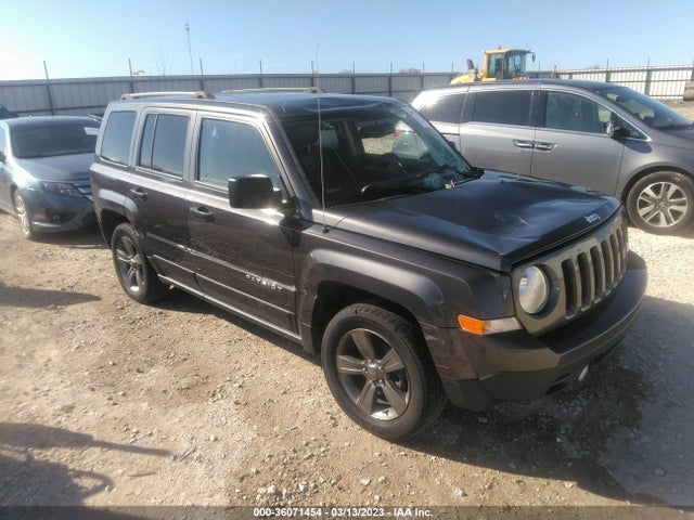 2015 1C4NJRFB7FD215408 main image