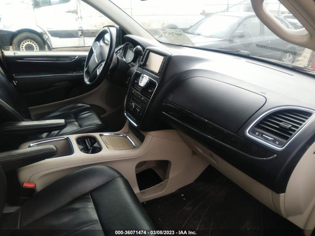 2A4RR6DG9BR749387 Chrysler Town & Country Limited