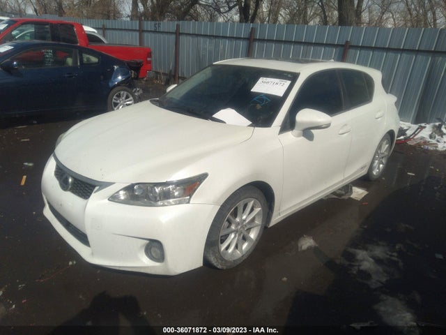 Lexus Ct 200h Hybrid 2013 JTHKD5BH0D2172051 Image 2
