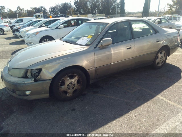 JT8BF28G4Y5090108 Lexus ES 300