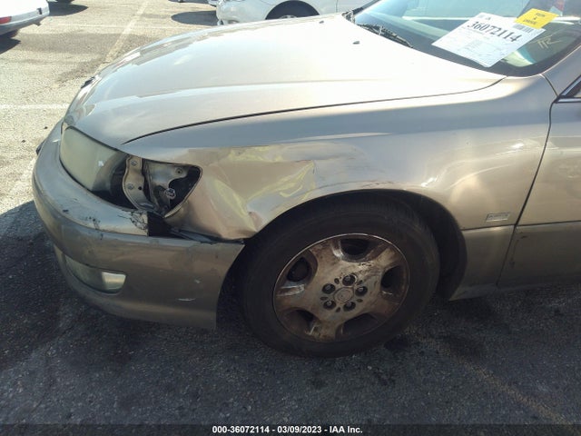 JT8BF28G4Y5090108 Lexus ES 300