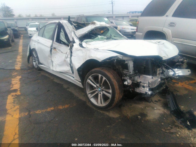 2018 WBA8B9C59JK677107 main image