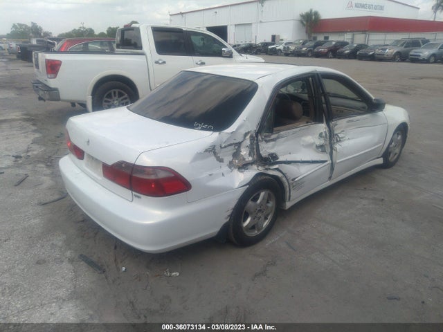 2000 HONDA ACCORD SDN EX W/LEATHER VIN: 1HGCG1651YA060801