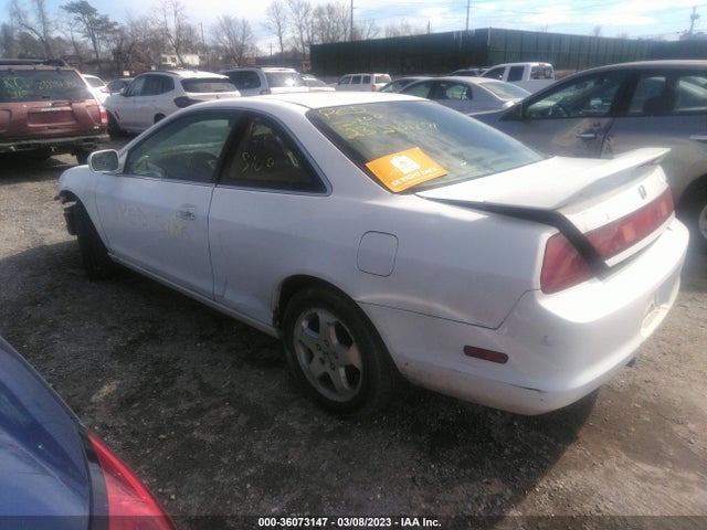 2000 HONDA ACCORD CPE EX W/LEATHER VIN: 1HGCG2253YA021946