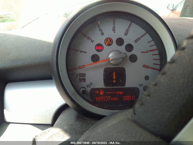 2010 MINI COOPER HARDTOP VIN: WMWMF3C55ATU77612