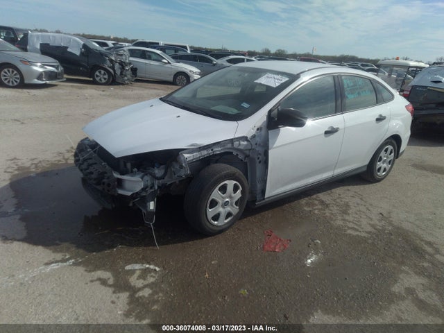 Ford FOCUS S 2018 1FADP3E26JL247005 Image 2