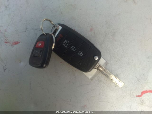 5XYKTDA73FG649362 KIA SORENTO LX