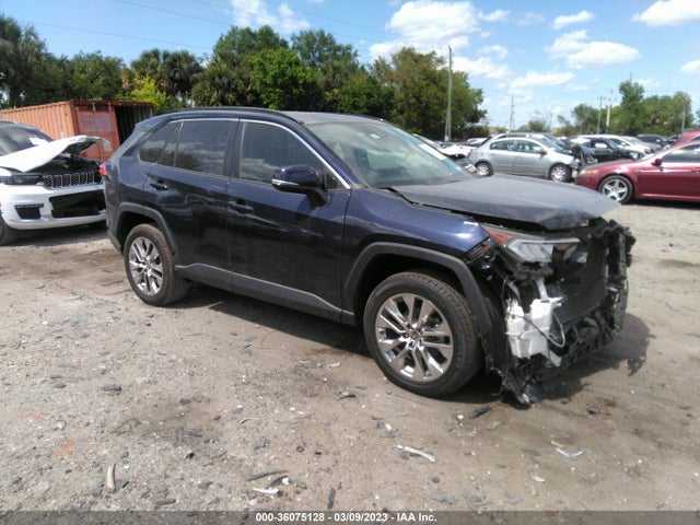 2021 Toyota RAV4, VIN: 2T3C1RFV3MW153216