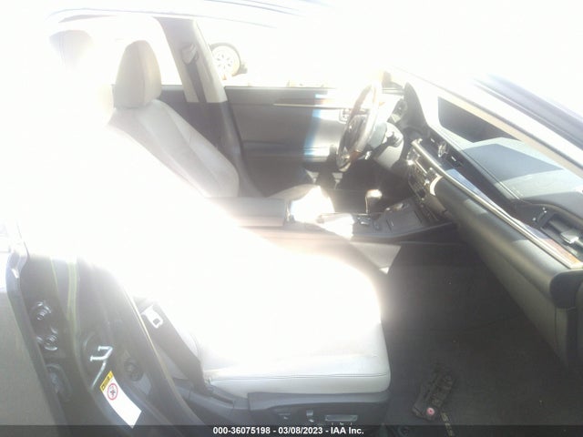 JTHBK1GG5F2164562 Lexus ES 350