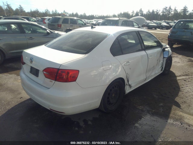 3VWD17AJ1EM211806 Volkswagen Jetta Sedan Se