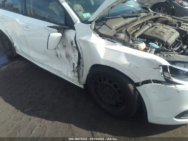 3VWD17AJ1EM211806 Volkswagen Jetta Sedan Se