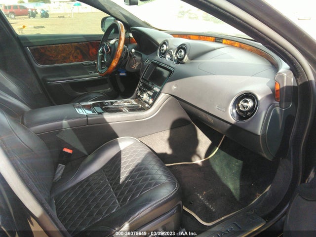 2017 Jaguar XJ, VIN: SAJWJ2GD8H8W08830