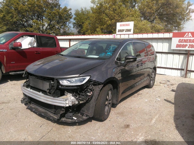 2022 Chrysler Pacifica Hybrid, VIN: 2C4RC1L77NR137088