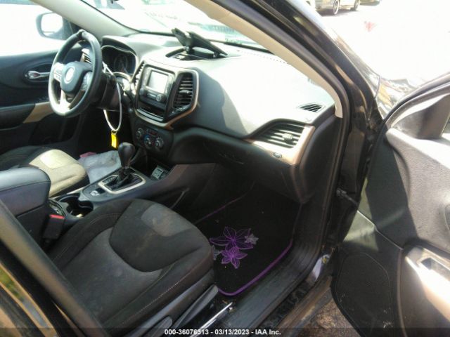1C4PJLAB1HW585354 Jeep Cherokee Sport