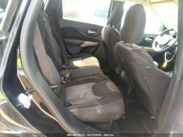 1C4PJLAB1HW585354 Jeep Cherokee Sport
