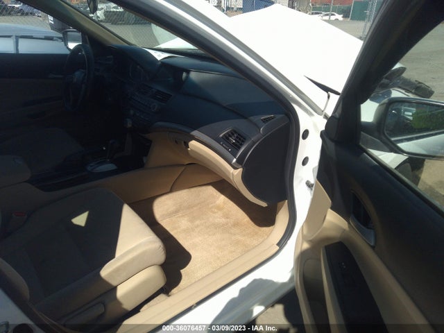 2011 HONDA ACCORD SDN LX VIN: 1HGCP2F33BA092533