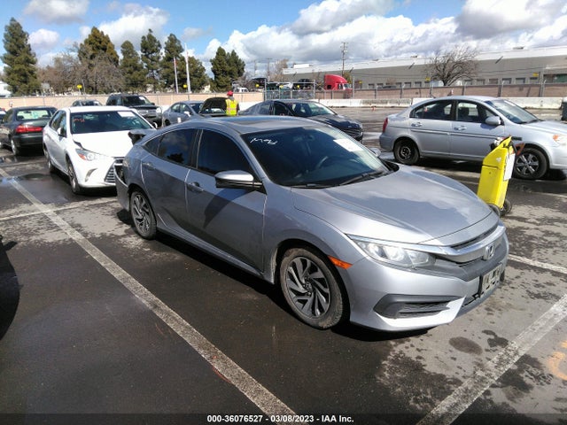 2017 2HGFC2F76HH575441 main image