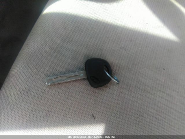 KNDMB5C19F6070387 KIA SEDONA LX