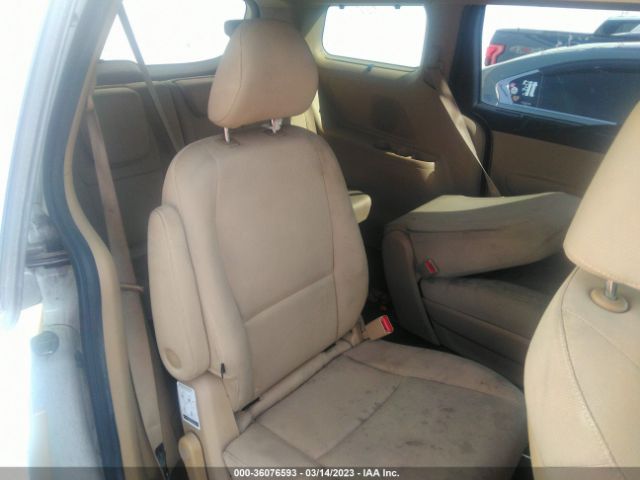 KNDMB5C19F6070387 KIA SEDONA LX