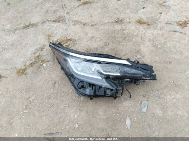 5TDYRKEC1NS084504 Toyota SIENNA XLE