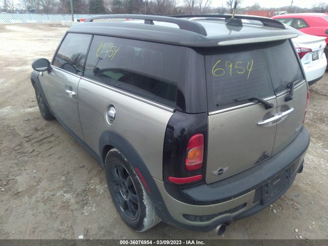 2010 MINI COOPER CLUBMAN WMWMM3C50ATZ32629 Photo 2