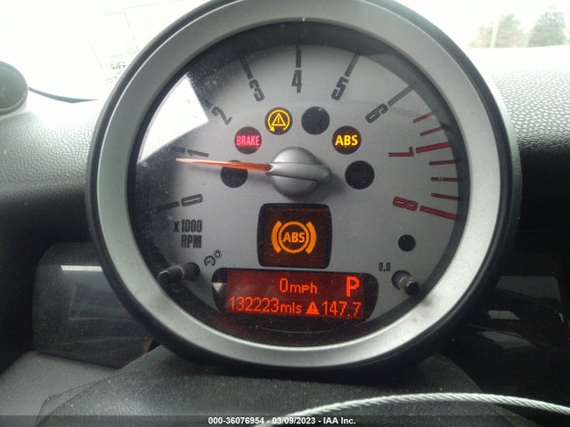 2010 MINI COOPER CLUBMAN WMWMM3C50ATZ32629 Photo 6