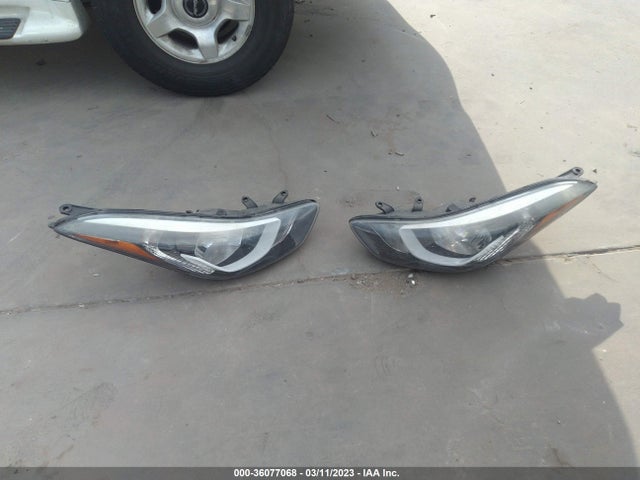 2015 HYUNDAI ELANTRA SE VIN: 5NPDH4AE9FH547582
