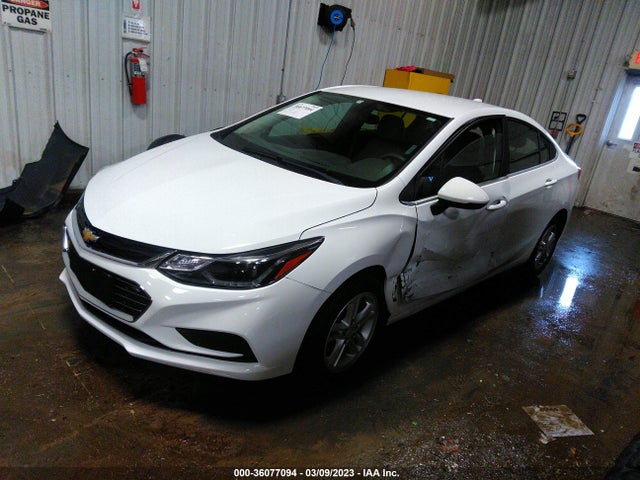 Chevrolet CRUZE LT 2018 1G1BE5SM1J7233376 Image 2