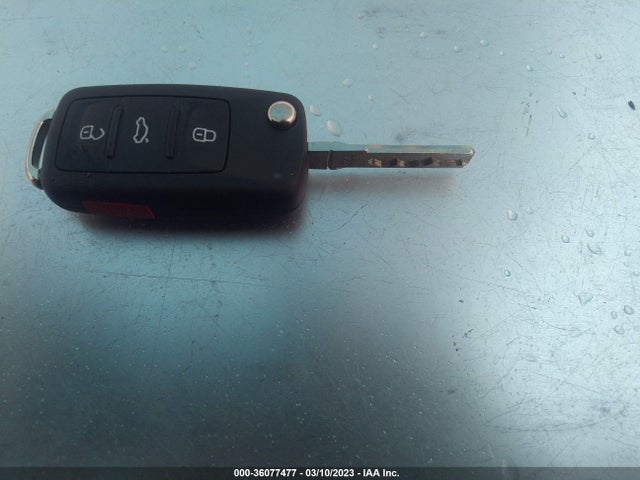 3VWL17AJ5HM299436 Volkswagen Jetta 1.8t Sel