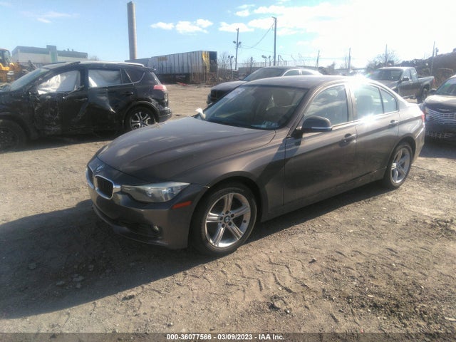 BMW 3 Series 328i 2013 WBA3A5G58DNP20600 Image 2
