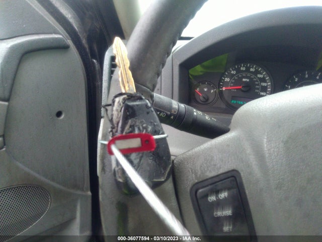 Jeep Grand Cherokee Laredo 2005 1J4GR48K75C523467 Image 3