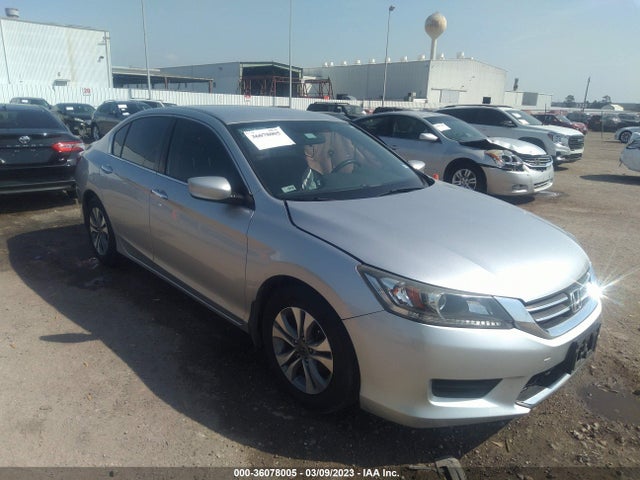 2015 1HGCR2F30FA162411 main image