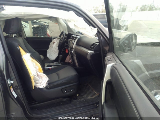 Toyota 4RUNNER SR5 2019 JTEZU5JR3K5210454 Image 6