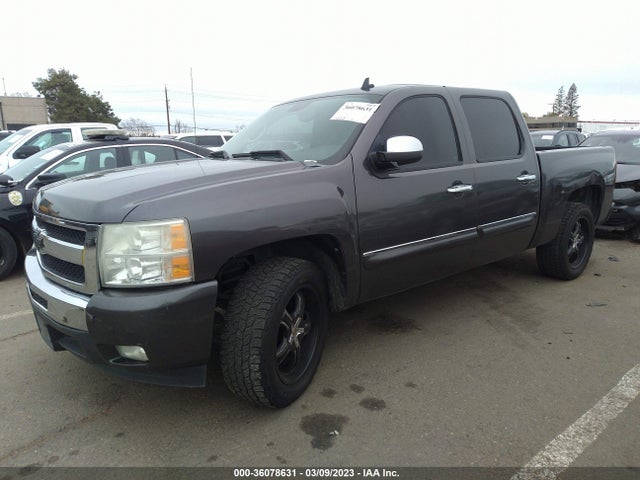 Chevrolet Silverado 1500 2011 3GCPCSE02BG270629 Image 2