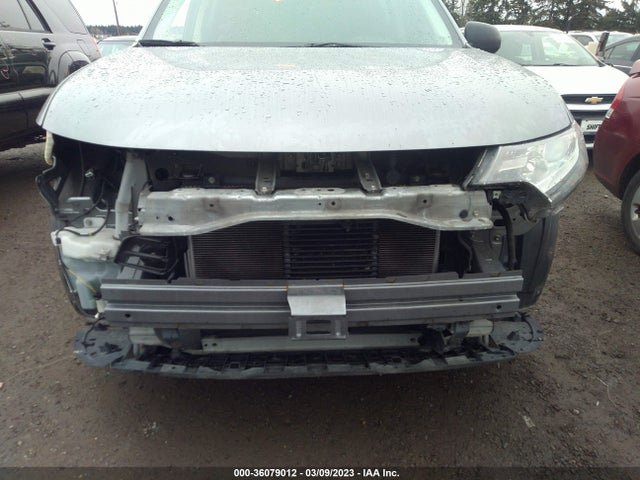 JA4AD2A3XGZ010046 Mitsubishi Outlander Es