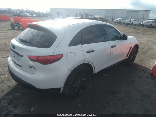 2014 INFINITI QX70 VIN: JN8CS1MW4EM412552