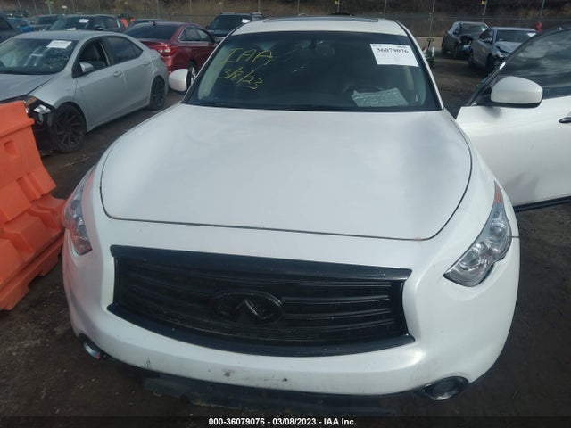 2014 INFINITI QX70 VIN: JN8CS1MW4EM412552