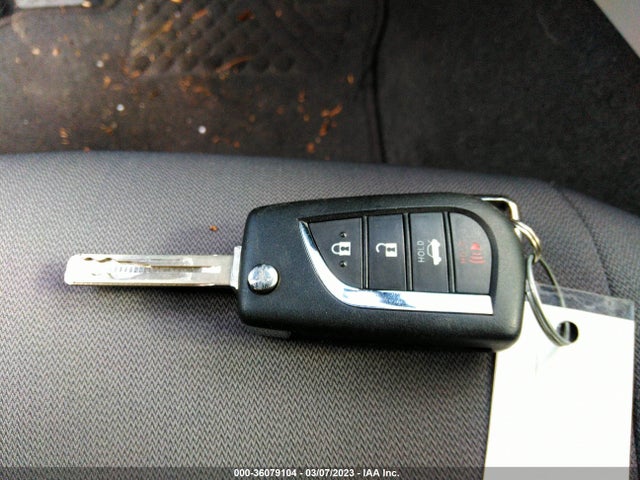 Toyota CAMRY LE 2020 4T1C11AKXLU311525 Image 3