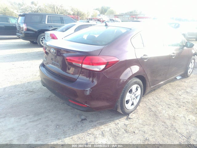2018 KIA FORTE LX VIN: 3KPFK4A71JE194635