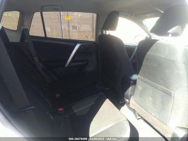 Toyota RAV4 LE 2018 JTMBFREV5JJ213473 Image 9