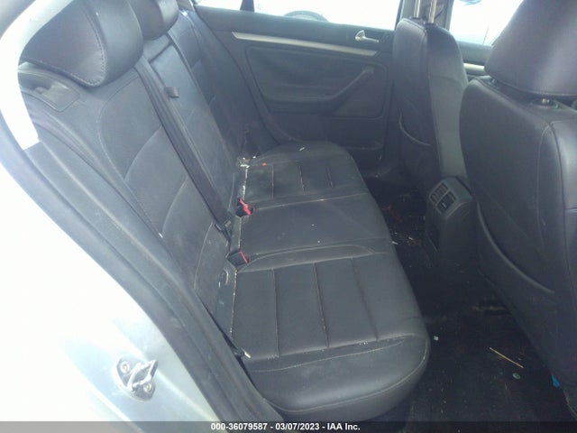 3VWEF71K17M183751 Volkswagen Jetta Sedan Wolfsburg Edition