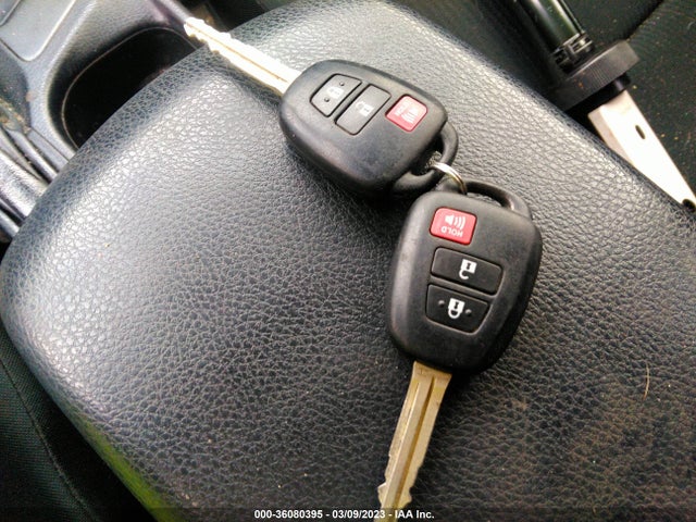 Toyota RAV4 LE 2017 JTMZFREV3HJ102333 Image 3