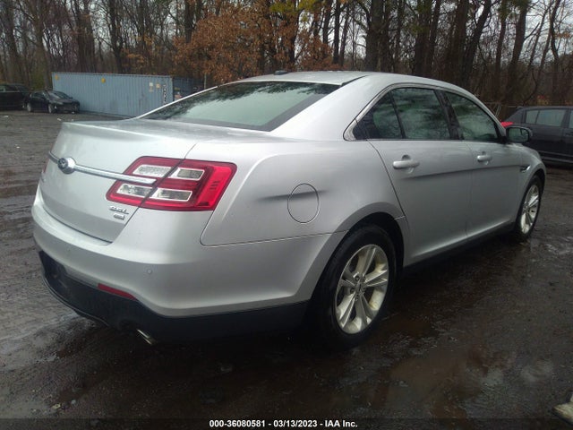 2015 Ford Taurus, VIN: 1FAHP2H82FG124412