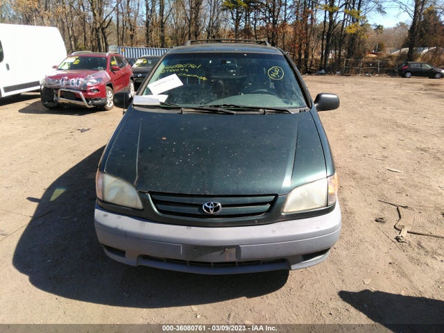 2002 TOYOTA SIENNA LE/XLE VIN: 4T3ZF13C02U498071