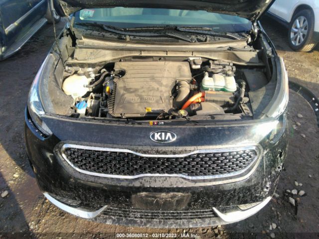 KNDCB3LC9H5082324 KIA NIRO LX