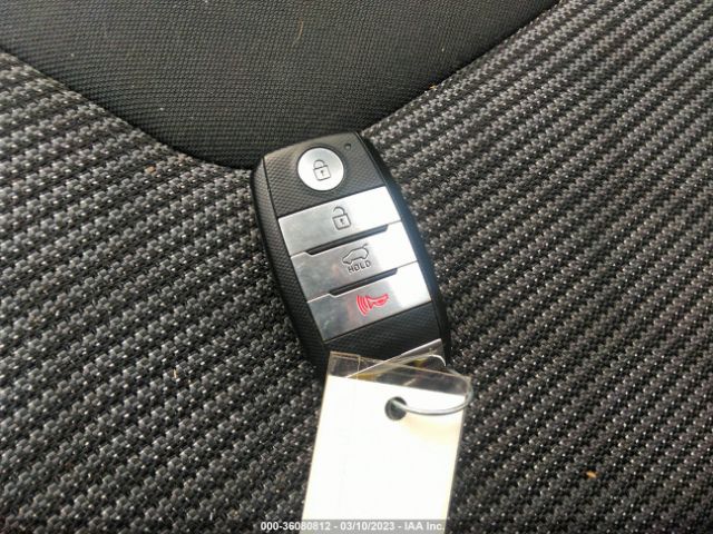 KNDCB3LC9H5082324 KIA NIRO LX
