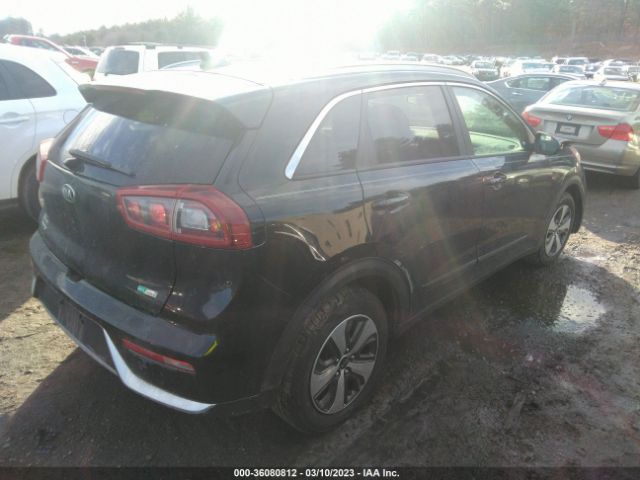 KNDCB3LC9H5082324 KIA NIRO LX