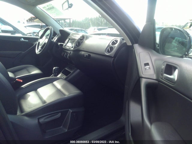 WVGBV3AX3EW563146 Volkswagen TIGUAN SE