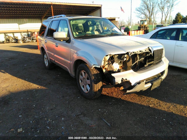 Lincoln Navigator 2004 5LMFU28R04LJ01016 zdjęcie główne