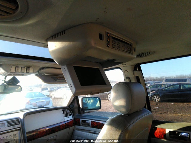 Lincoln Navigator 2004 5LMFU28R04LJ01016 Image 4